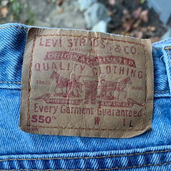 Vintage 2001 Levi’s 550 Relaxed Fit Tapered Leg - Picture 5 of 8